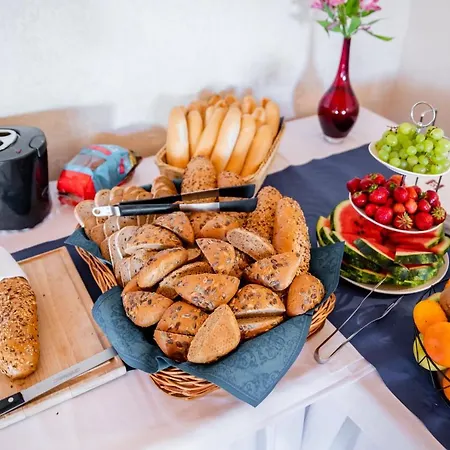 U Královny Elišky Hotel 4*