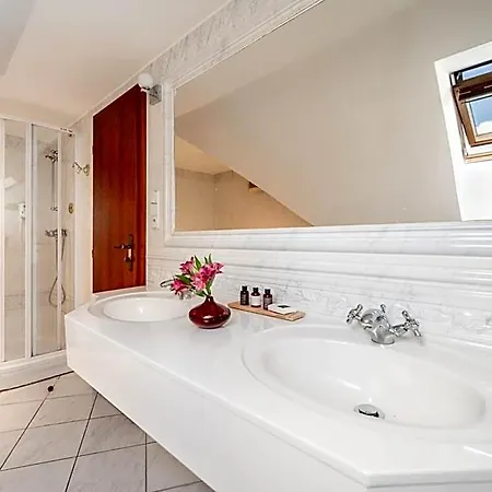 Hotel U Královny Elišky 4*